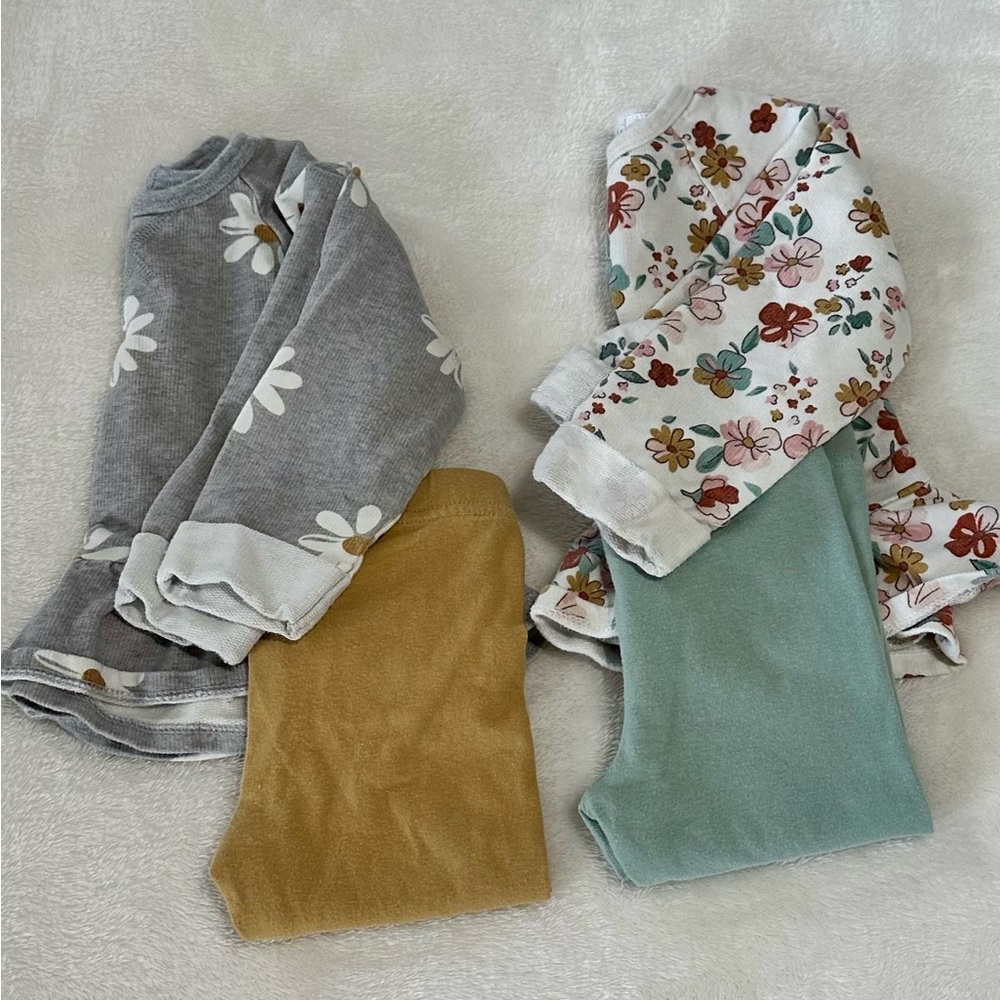 Gerber Baby 4 pc outfit set size 12 mos.